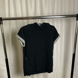 it has a zipper in the side